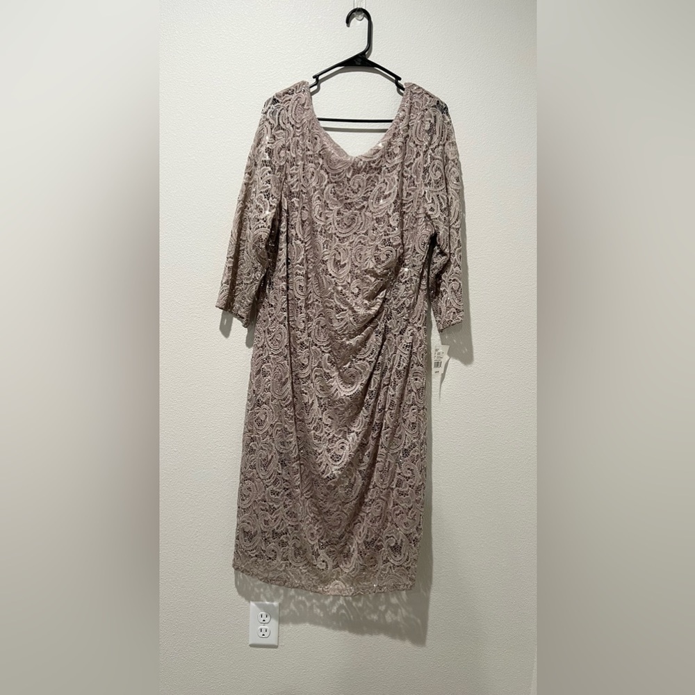 Marina Sequenced Lace Dress Size 20W Mother of the Bride David’s Bridal NWT